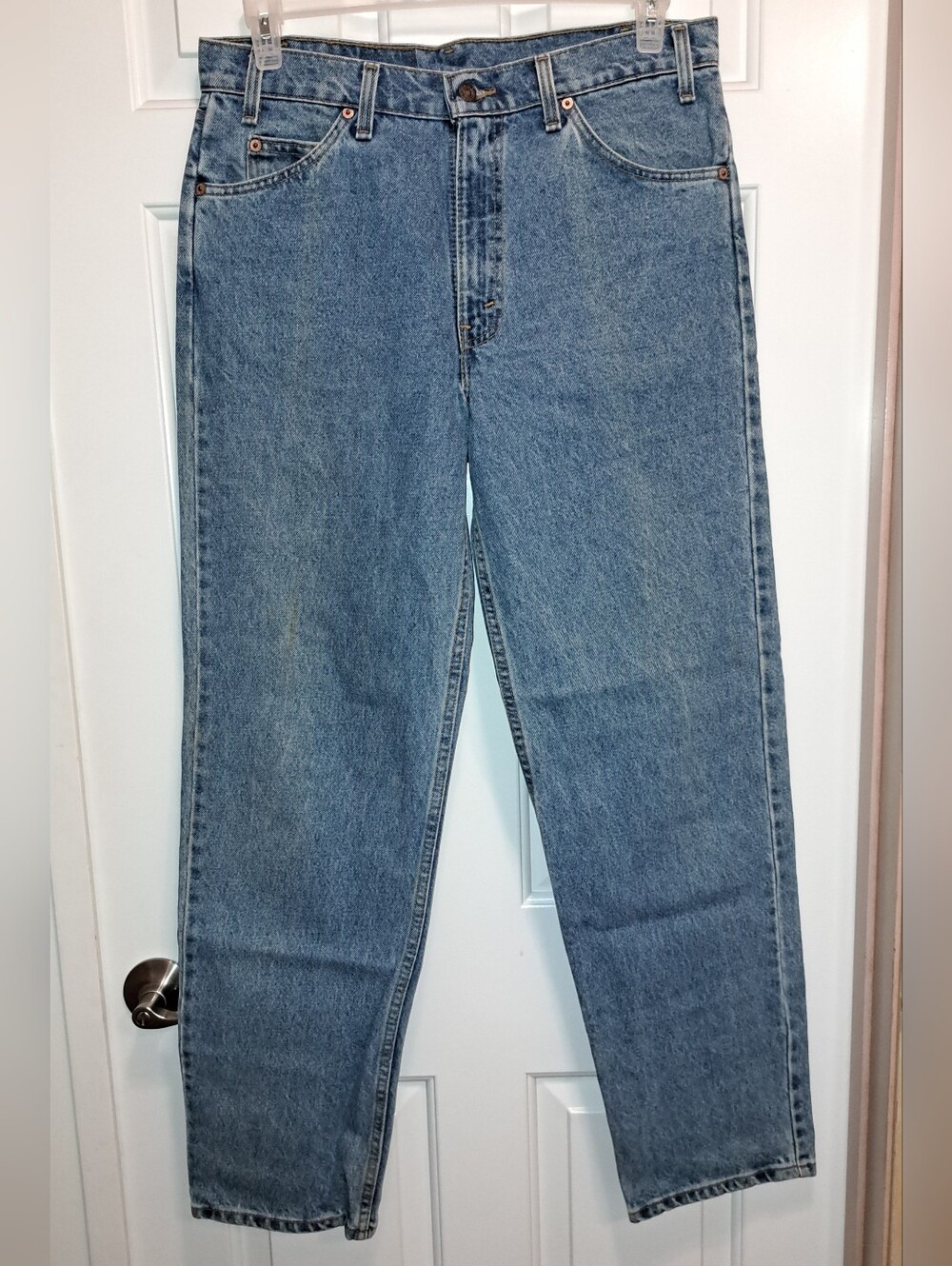 Classic High-Waist Light Blue  Levii's Denim Jeans, New With Tags Style 555